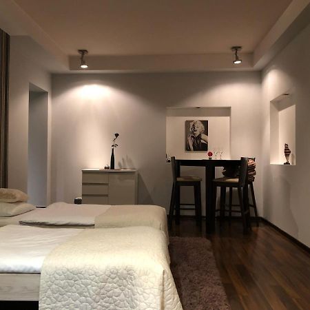 Apartament Tipton Apartman Jelenia Góra Kültér fotó