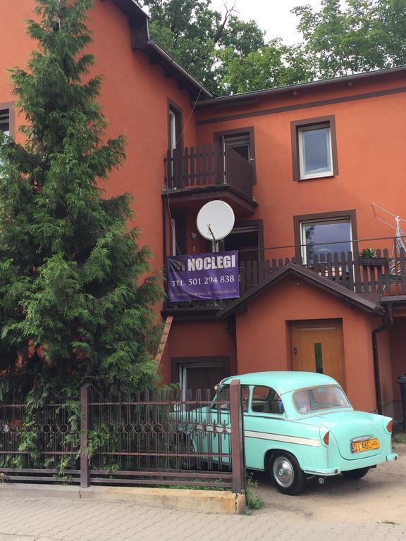 Apartament Tipton Apartman Jelenia Góra Kültér fotó