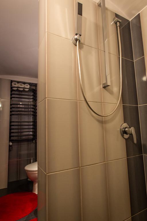 Apartament Tipton Apartman Jelenia Góra Kültér fotó