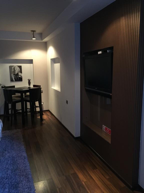 Apartament Tipton Apartman Jelenia Góra Kültér fotó