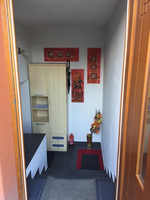 Apartament Tipton Apartman Jelenia Góra Kültér fotó
