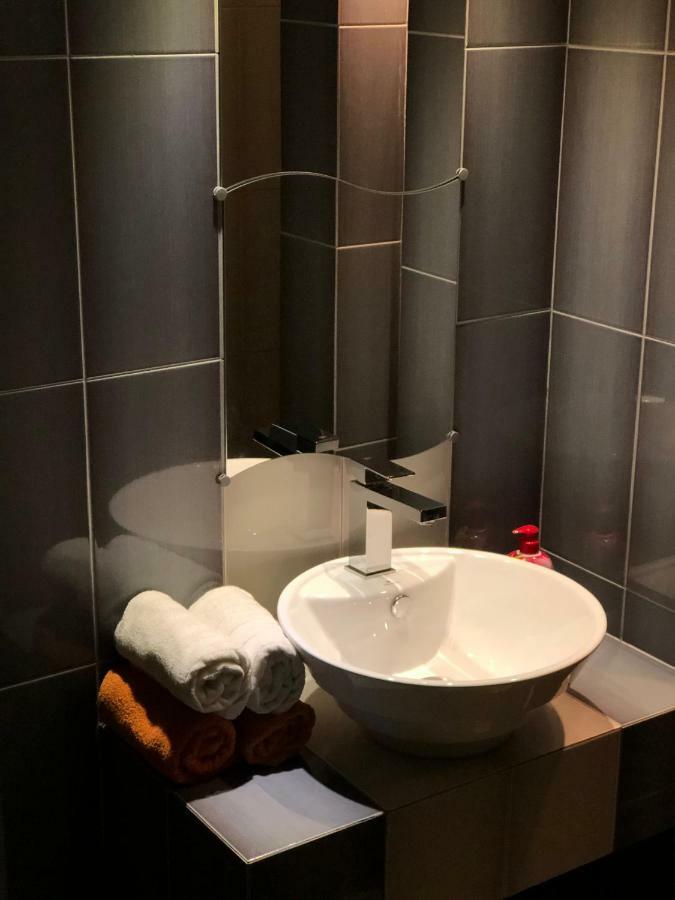 Apartament Tipton Apartman Jelenia Góra Kültér fotó